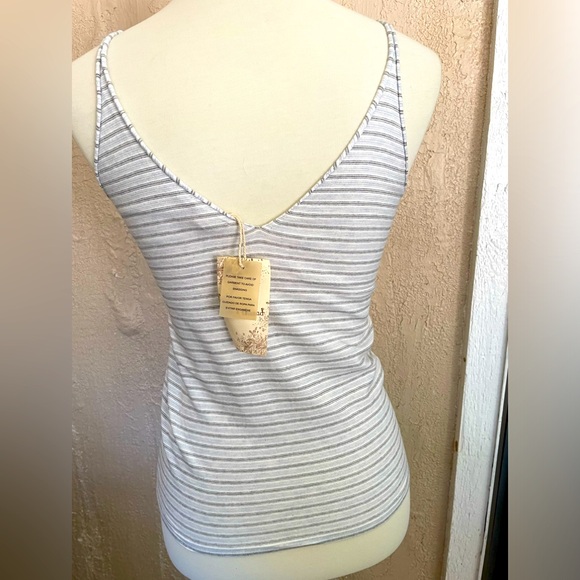 Striped Tank Top - Picture 4 of 4